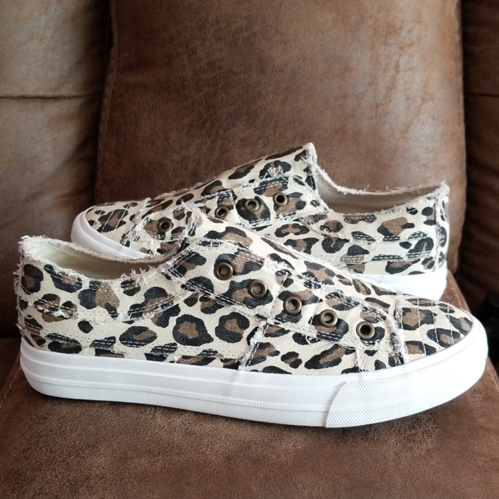 Women sneakers